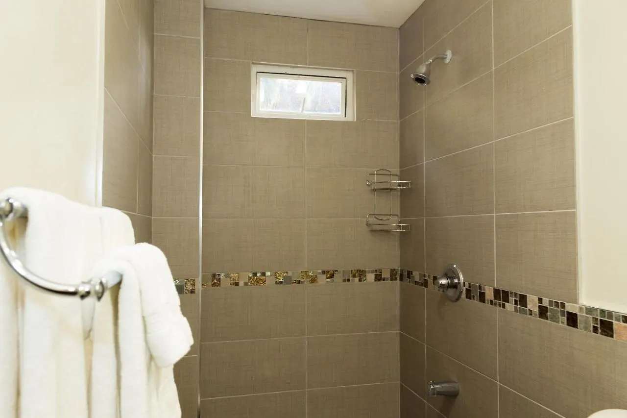 Hololo Haven Bed & Breakfast Saint Elizabeth